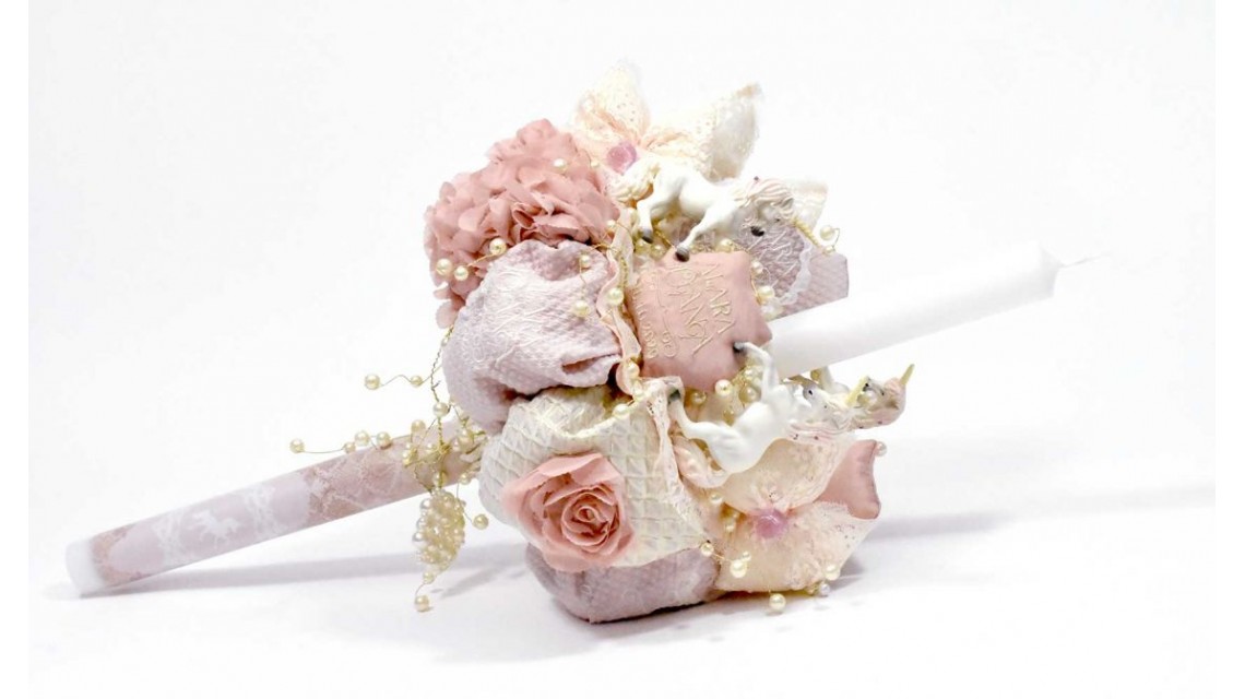 Lumanare botez brodata cu gold si accesorizata cu trei figurine unicorni Golden Unicorns Valley 11